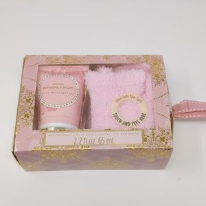 Ultra soft spa socks & pink grapefruit moisturizer